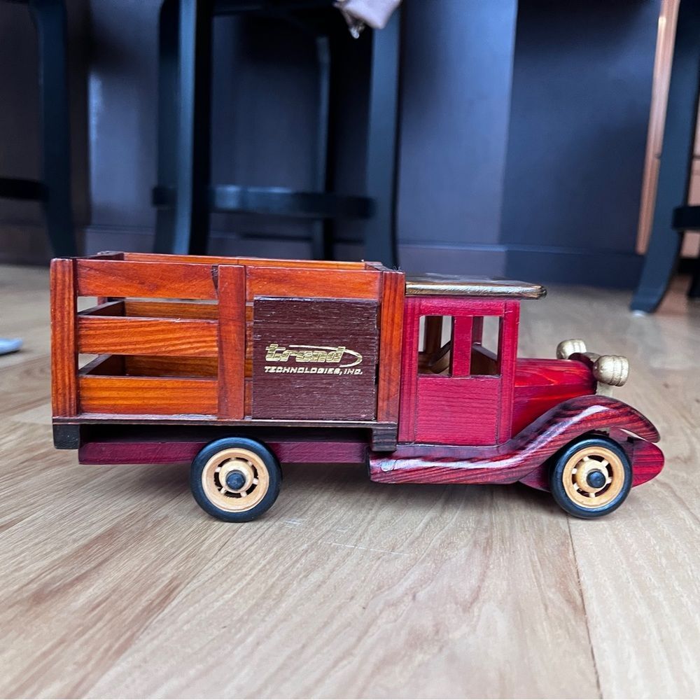 Wooden Truck Model 1925 Trend Technologies Inc 10" Vintage